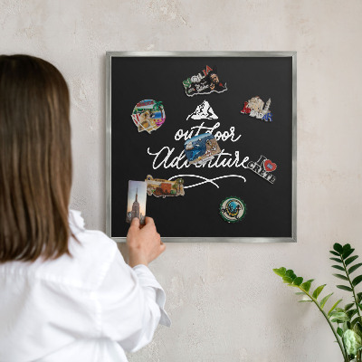 Magneetbord voor souvenir magneten met zilveren lijst Buitenavontuur