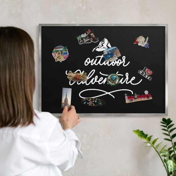 Magneetbord voor souvenir magneten met zilveren lijst Buitenavontuur