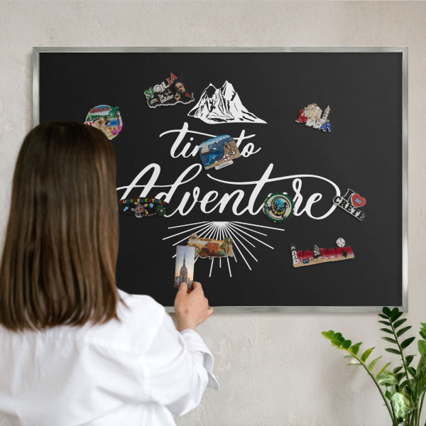 Magneetbord voor souvenir magneten met zilveren lijst Avontuurlijke tijd