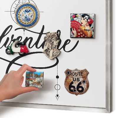 Decoratief metalen magneetbord in een zilveren lijst Typografisch avontuur
