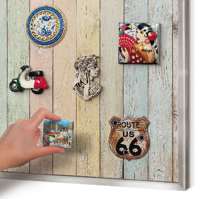 Decoratief metalen magneetbord in een zilveren lijst Rustieke planken