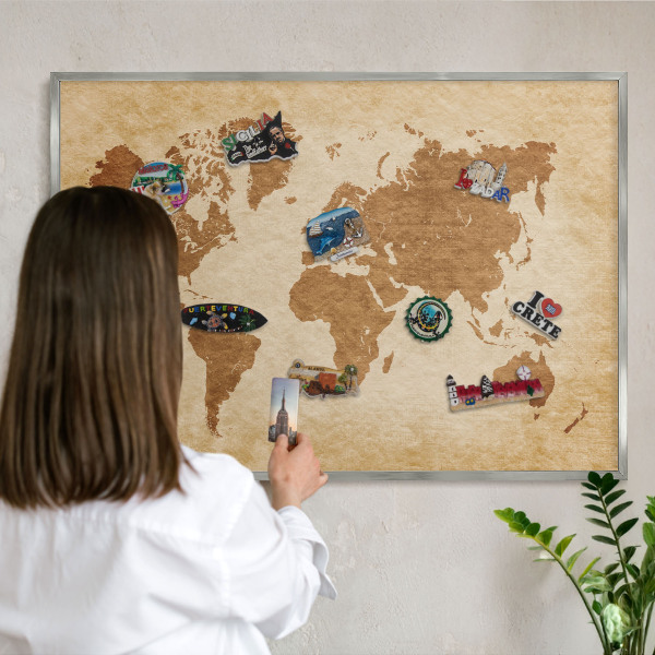 Magneetbord voor souvenir magneten met zilveren lijst Vintage kaart