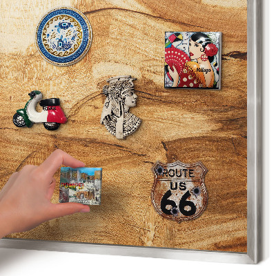 Decoratief metalen magneetbord in een zilveren lijst Natuurlijk hout