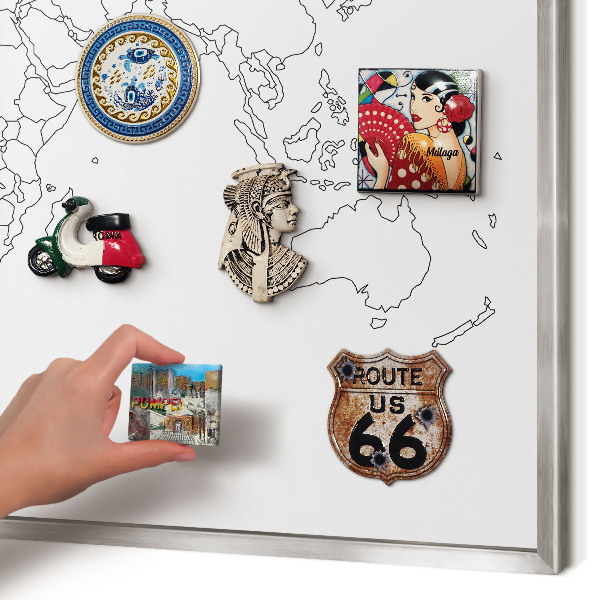 Decoratief metalen magneetbord in een zilveren lijst Contourkaart