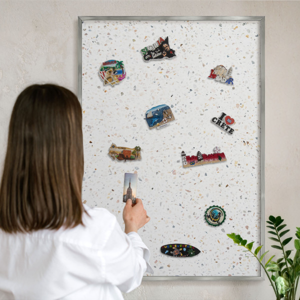 Magneetbord voor souvenir magneten met zilveren lijst Terrazzo-patroon