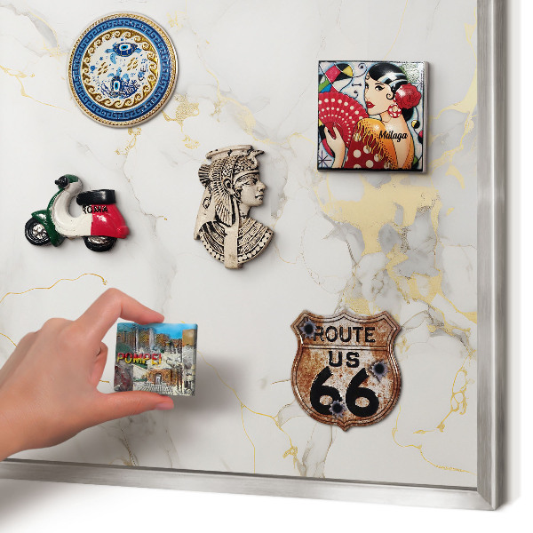 Magneetbord voor souvenir magneten met zilveren lijst Verfijnde elegantie