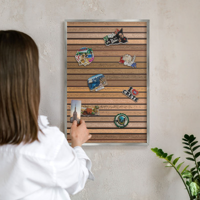 Magneetbord voor souvenir magneten met zilveren lijst Warme riemen