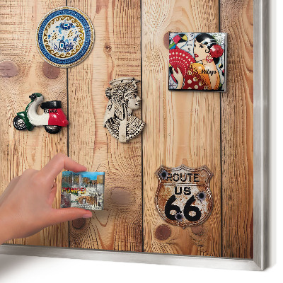 Magneetbord voor souvenir magneten met zilveren lijst Houten planken