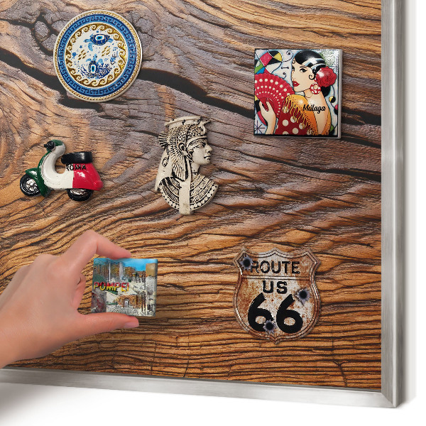 Magneetbord voor souvenir magneten met zilveren lijst Houtstructuur
