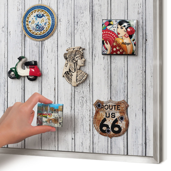 Decoratief metalen magneetbord in een zilveren lijst Licht hout