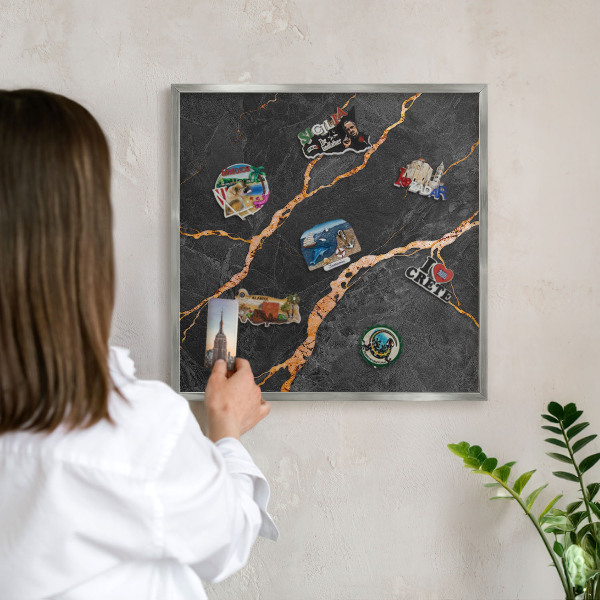 Magneetbord voor souvenir magneten met zilveren lijst Marmeren linten