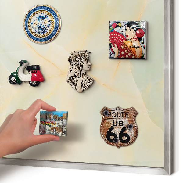 Decoratief metalen magneetbord in een zilveren lijst Marmeren elegantie