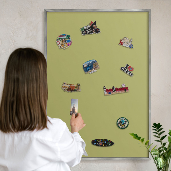 Magneetbord voor souvenir magneten met zilveren lijst Groene vintage