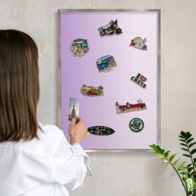 Magneetbord voor souvenir magneten met zilveren lijst Subtiele kleurovergang