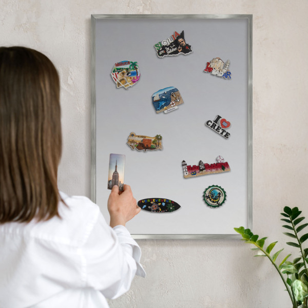 Magneetbord voor souvenir magneten met zilveren lijst Grijze gradiënt