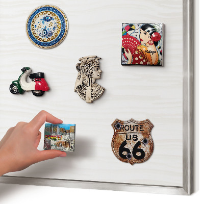 Magneetbord voor souvenir magneten met zilveren lijst Harmonie van lijnen