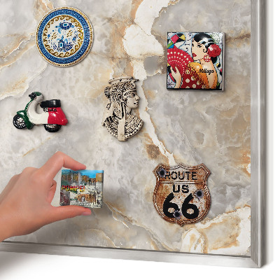 Magneetbord voor souvenir magneten met zilveren lijst Marmeren elegantie