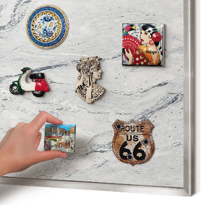 Magneetbord voor souvenir magneten met zilveren lijst Grijze elegantie