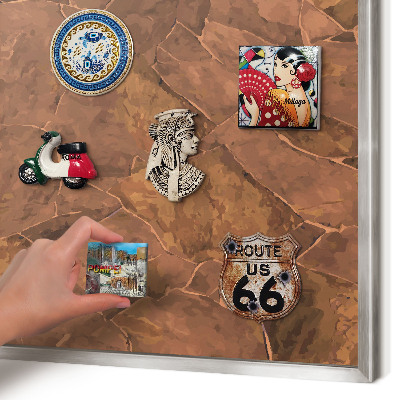 Decoratief metalen magneetbord in een zilveren lijst Stenen constructie