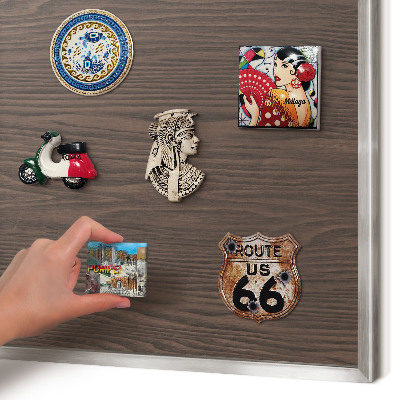 Decoratief metalen magneetbord in een zilveren lijst Natuurlijk hout