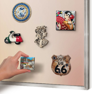Magneetbord voor souvenir magneten met zilveren lijst Zachtbeige