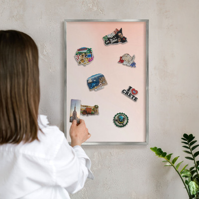 Magneetbord voor souvenir magneten met zilveren lijst Pastel Charm