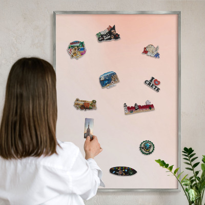 Magneetbord voor souvenir magneten met zilveren lijst Pastel Charm