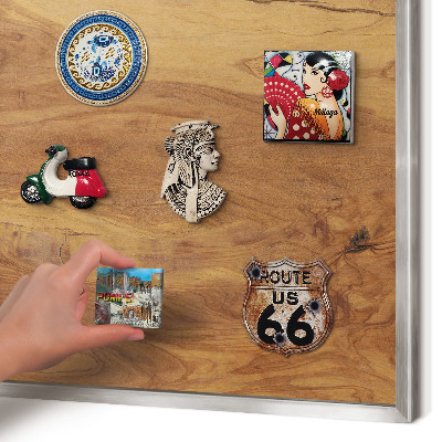 Decoratief metalen magneetbord in een zilveren lijst Natuurlijk hout