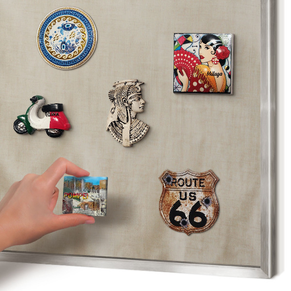 Magneetbord voor souvenir magneten met zilveren lijst Beige rustig