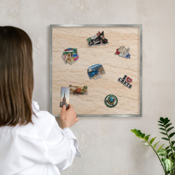 Magneetbord voor souvenir magneten met zilveren lijst Natuurlijke elegantie
