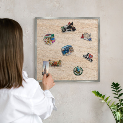 Magneetbord voor souvenir magneten met zilveren lijst Natuurlijke elegantie