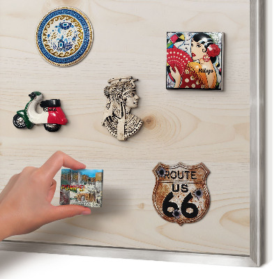 Decoratief metalen magneetbord in een zilveren lijst Houten patroon