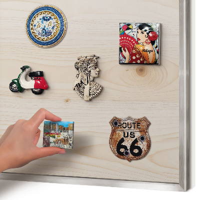 Decoratief metalen magneetbord in een zilveren lijst Houten patroon