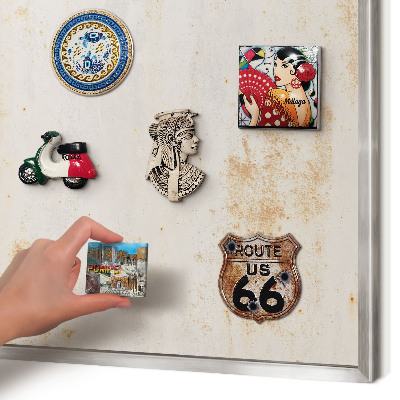Decoratief metalen magneetbord in een zilveren lijst Roestige textuur