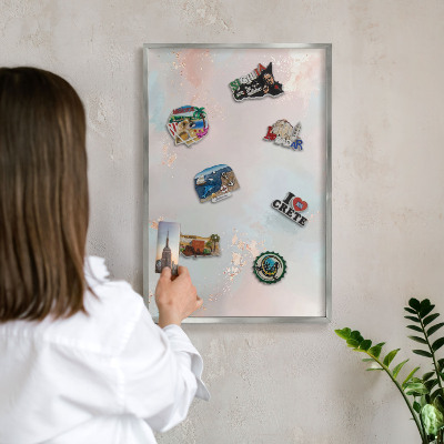 Magneetbord voor souvenir magneten met zilveren lijst Pastel harmonie