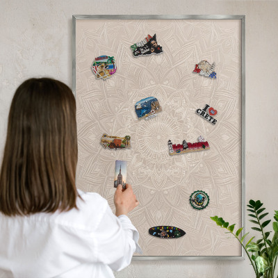 Magneetbord voor souvenir magneten met zilveren lijst Decoratieve mandala