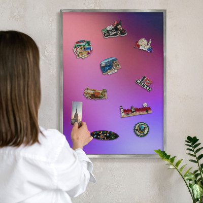 Decoratief metalen magneetbord in een zilveren lijst Kleuren van harmonie