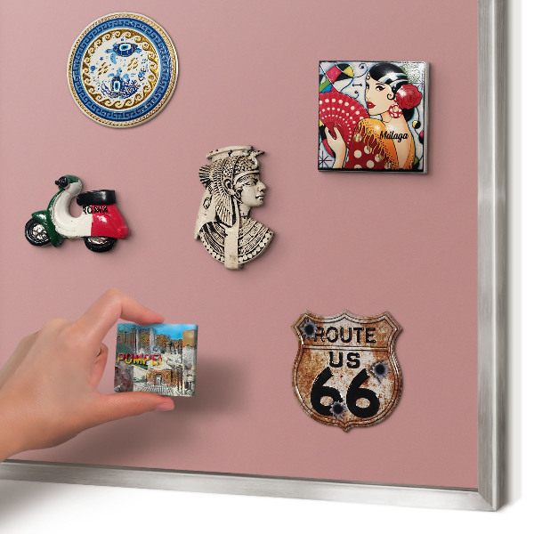 Magneetbord voor souvenir magneten met zilveren lijst Pastelroze