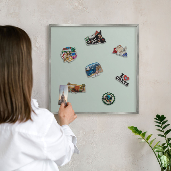 Magneetbord voor souvenir magneten met zilveren lijst Lichte munt