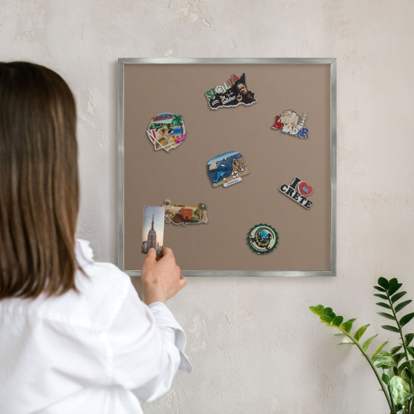 Magneetbord voor souvenir magneten met zilveren lijst Neutraal bruin