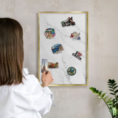 Metalen magneetbord met lijst in het goud Marmerpatroon