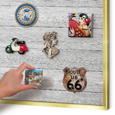 Metalen magneetbord met lijst in het goud Houtstructuur