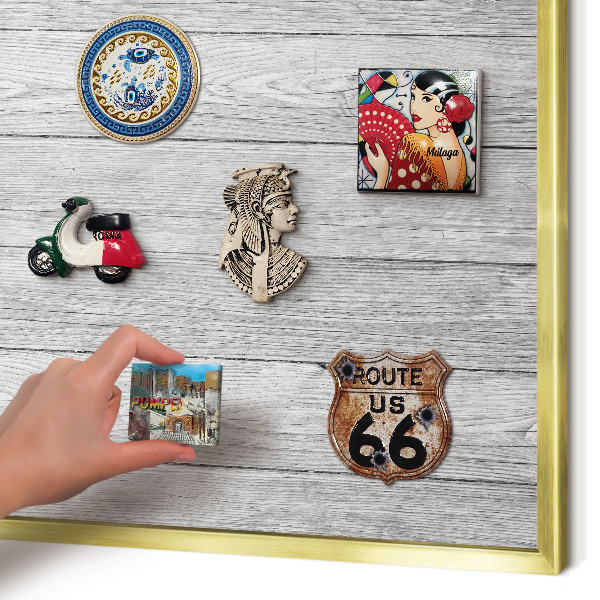 Metalen magneetbord met lijst in het goud Houtstructuur