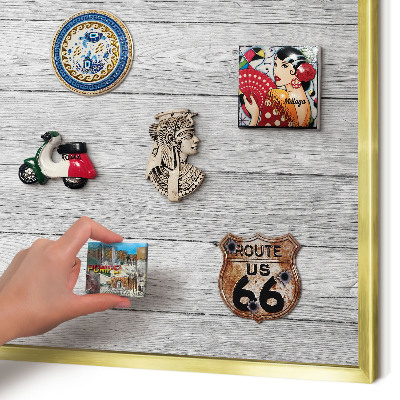 Metalen magneetbord met lijst in het goud Houtstructuur