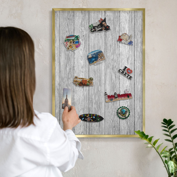 Metalen magneetbord met lijst in het goud Houtstructuur
