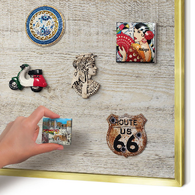 Metalen magneetbord met lijst in het goud Houtstructuur