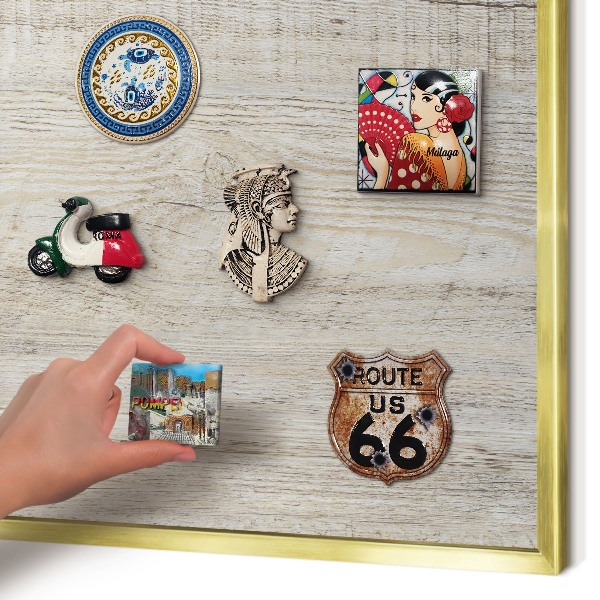Metalen magneetbord met lijst in het goud Houtstructuur