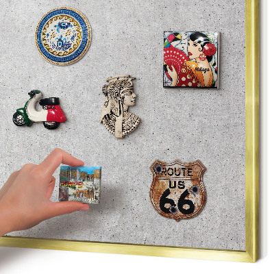Metalen magneetbord met lijst in het goud Grijze textuur