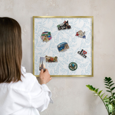 Metalen magneetbord met lijst in het goud Licht thema