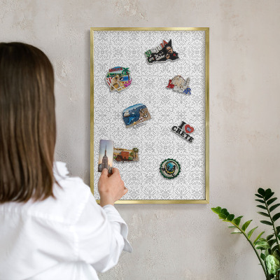 Magnetisch bord voor reismagneten met gouden lijst Geometrische symmetrie
